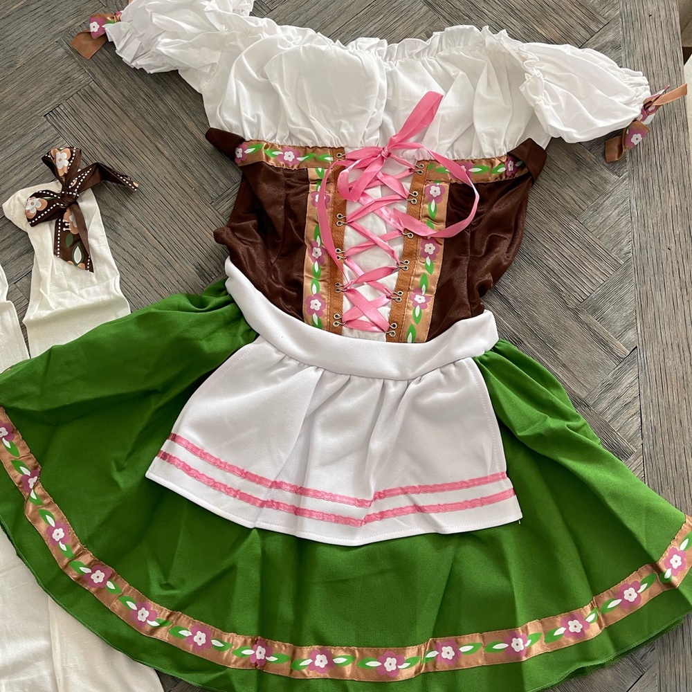 Women’s beer babe Oktoberfest costume